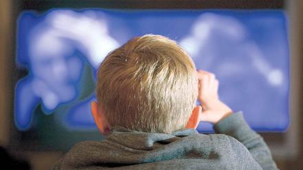 Vorsicht, Terror und Amokläufe. Gerade die Bilder zu den Attentaten in Nizza oder Würzburg in der „Tagesschau“ können von Kindern kaum verarbeitet werden.