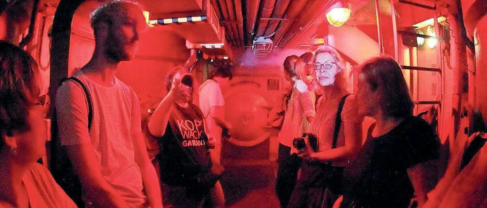 Beklemmend. Die düstere, enge Atmosphäre im U-Boot ist nichts für Klaustrophobiker. Alle anderen können beim geisterhaften Grusel in der Tiefe viel Spaß haben.