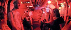 Beklemmend. Die düstere, enge Atmosphäre im U-Boot ist nichts für Klaustrophobiker. Alle anderen können beim geisterhaften Grusel in der Tiefe viel Spaß haben.