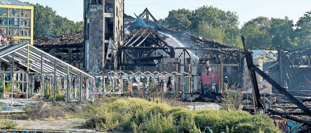 Baden gegangen. Das Blub nach dem Brand.