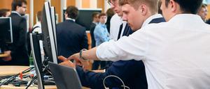 Schlaue Köpfe. HPI-Studenten am Donnerstag vor ihrer Präsentation.
