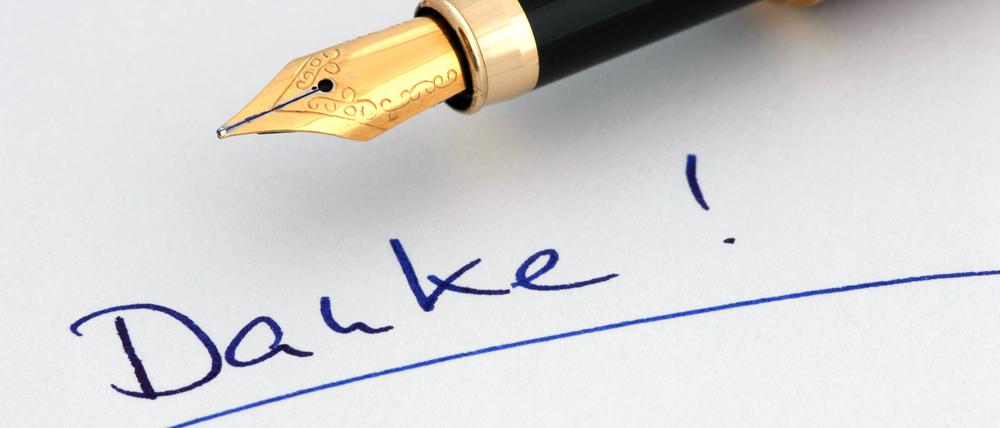 Schreiben ist eine einsame Angelegenheit - aber alle Autoren und Autorinnen brauchen die Hilfe anderer. Und müssen „Danke“ sagen.