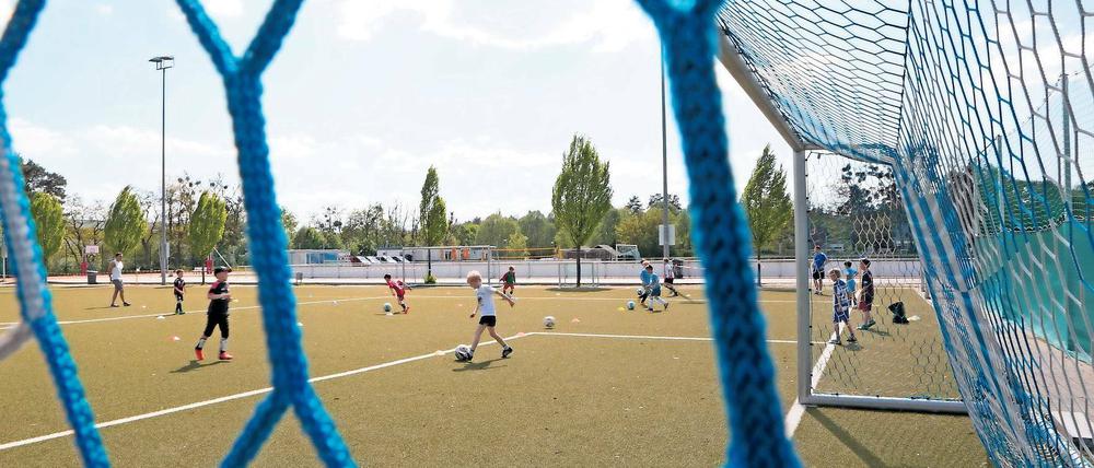 Platzprobleme. Es kann eng werden auf dem Stahnsdorfer RSV-Sportplatz. Auch bei anderen Vereinen fehlen Platz- und Hallenkapazitäten.