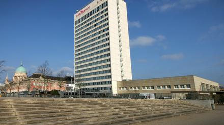 Das Mercure-Hotel soll langfristig abgerissen werden. Die Initiatoren des Bürgerbegehrens wollen das verhindern.