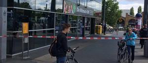Der Haupteingang vom Bahnhof Potsdam zur Friedrich-Engels-Straße ist gesperrt.