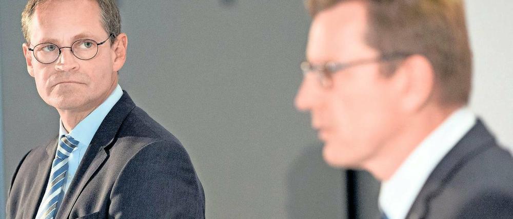 Durchblick? Michael Müller und Flughafen-Geschäftsführer Karsten Mühlenfeld hatten wenig Neuigkeiten zum Flughafen zu verkünden. Und das ist ja eigentlich auch schon eine Neuigkeit.