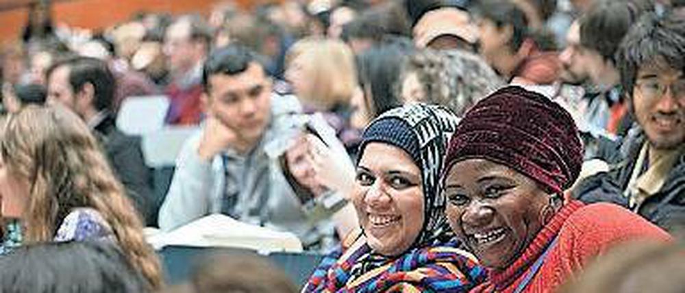 Zufrieden. Gastwissenschaftler fühlen sich an der Uni gut aufgehoben.