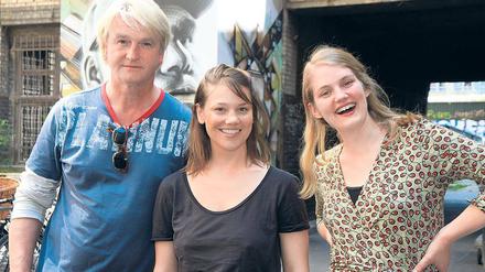 Reif für die Ferien. Regisseurin Bernadette Knoller (r.) mit ihren Darstellern Detlev Buck und Britta Hammelstein.