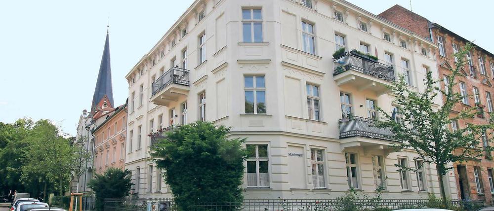Fünf Zimmer auf 115 Quadratmetern und das für eine Kaltmiete von gut 1000 Euro – in Potsdam eine Seltenheit. Dementsprechend groß war der Andrang.