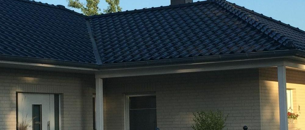 Der Hausbau von Petra V. in einem Potsdamer Vorort wirft Fragen auf.