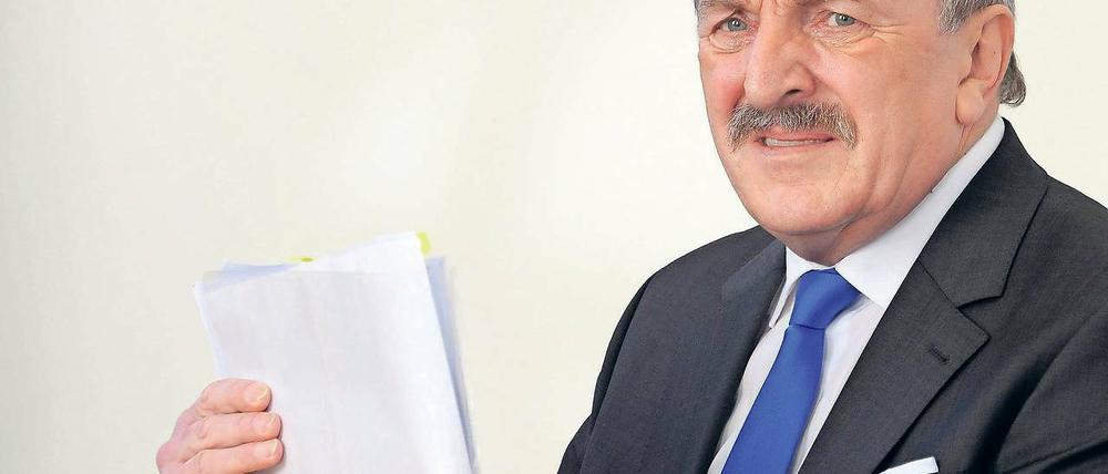 Kein Grund. Gubens Ex-Bürgermeister Hübner wurde wegen Korruption verurteilt. Jetzt stellt er sich wieder zur Wahl.