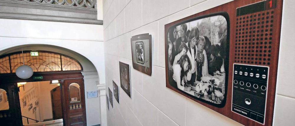 Haus für jedermann. Die Geschichte des Kulturhauses Babelsberg ist gut dokumentiert. Ab heute bis Jahresende zeigt die Awo historische Fotos aus allen sechs Jahrzehnten. Das schöne Gebäude samt prächtigem Treppenhaus wurde vor fünf Jahren denkmalgerecht saniert.