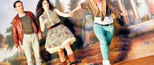 Zwischen Traum und Realität. Alexander Finkenwirth, Patrizia Carlucci und Nina Gummich (v.l.n.r.) fliehen als Lysander, Hermia und Helena vor den Eltern aus der Stadt und geraten in einen verrückten Liebesstreit der Feen.