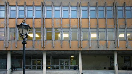 Bei dem Bürgerbegehren der Initiative „Potsdamer Mitte neu denken“ haben mehr als 3800 Unterstützer für den Erhalt des Fachhochschulbaus, des Wohnblocks Staudenhof und des Hotels Mercure unterschrieben.