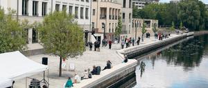 Aussicht. Bis Spaziergänger wieder bis zur Schiffbauergasse gelangen können, wird es noch dauern. Doch schon jetzt soll die neue Uferpromenade einen tollen Ausblick auf die Freundschaftsinsel ermöglichen.