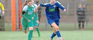 Potsdams Goalgetterin. Melissa Kössler (r.) ist diese Saison erfolgreichste Torschützin in Reihen der Turbine-B-Jugend. Im Verlauf der Hauptrunde traf sie 23-mal in 18 Partien – und im Halbfinale gegen Hoffenheim erzielte die Stürmerin zwei der drei Treffer ihrer Mannschaft.