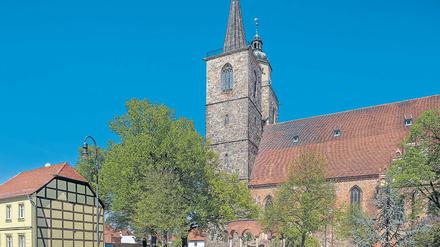 Hier tickten die Uhren schon damals anders. Die Gemeinde der St. Nikolai-Kirche in Jüterbog nahm mit der Reformation zwar den neuen Protestantismus an, hielt aber an mystischen Bräuchen und katholischer Frömmigkeit fest.