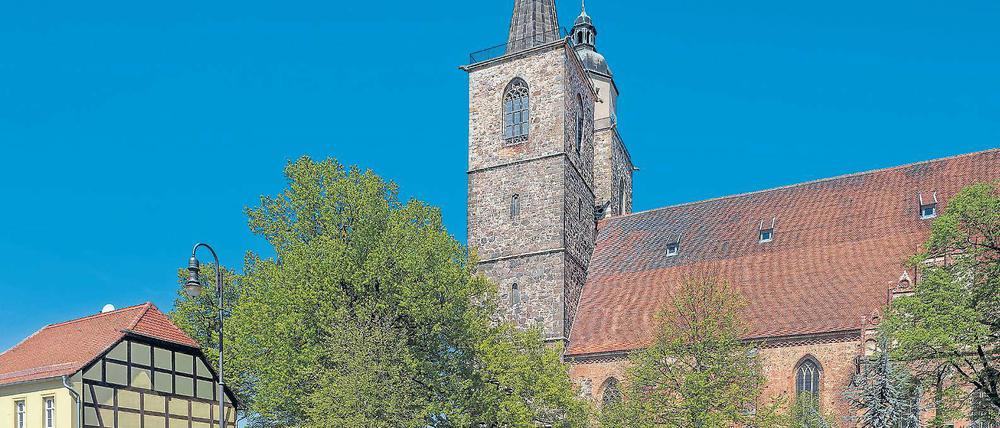 Hier tickten die Uhren schon damals anders. Die Gemeinde der St. Nikolai-Kirche in Jüterbog nahm mit der Reformation zwar den neuen Protestantismus an, hielt aber an mystischen Bräuchen und katholischer Frömmigkeit fest.