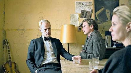 Ums Erbe betrogen? Frederik (Carsten Bjørnlund, links), Emil (Mikkel Boe Følsgaard) und Gro (Trine Dyrholm).