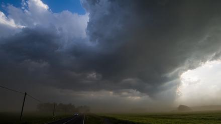 Gewitter und Sturm könnten am Freitag über Brandenburg ziehen. Diese Aufnahme stammt von Ende Mai und ist im Landkreis Oder-Spree entstanden.