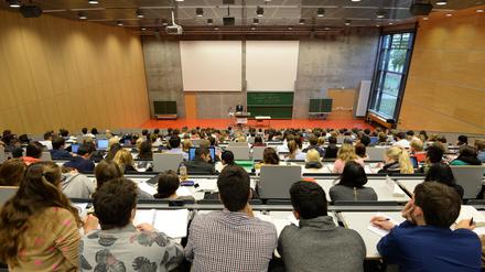 Die Altersgruppe der 18- bis 25-Jährigen wächst in Potsdam, daran hat die Uni einen großen Anteil. In Brandenburg insgesamt sieht diese Entwicklung anders aus.