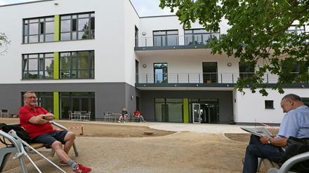 Halbfertig. Der Außenbereich im Rehazentrum wird in den kommenden Wochen noch grüner und belebter mit Patienten werden.