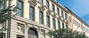 Begehrte Altbauten. In der Potsdamer Altstadt wurde im vergangenen Jahr der höchste Quadratmeterpreis für eine Eigentumswohnung erzielt: Fast 6000 Euro musste der Käufer auf den Tisch legen. Fast überall im Potsdamer Stadtkern erhöhte sich auch der Bodenrichtwert.