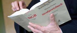 Die Bundesregierung will den Paragrafen aus dem StGB streichen.