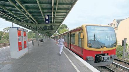 Seit Mitte März wird auf der Strecke zwischen Potsdam Hauptbahnhof und Griebnitzsee gebaut. Demnächst sollen die Arbeiten am Bahnhof Babelsberg weitergehen.