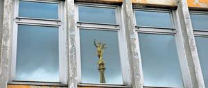 Keine Zukunft. Die marode Fassade der Fachhochschule – im kommenden Jahr soll das Gebäude abgerissen werden. Das haben die Stadtverordneten erneut bestätigt.