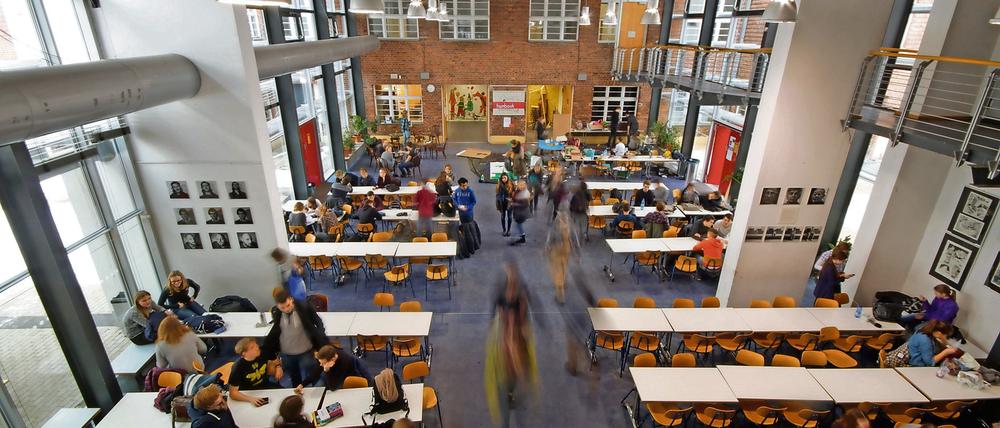 Neue Mensa des Humboldt-Gymnasiums. Potsdam braucht noch viel mehr Schulen.