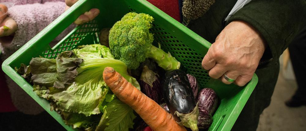 Dass Lebensmittel in Deutschland oft zu früh weggeworfen werden, haben mittlerweile auch die Händler erkannt.