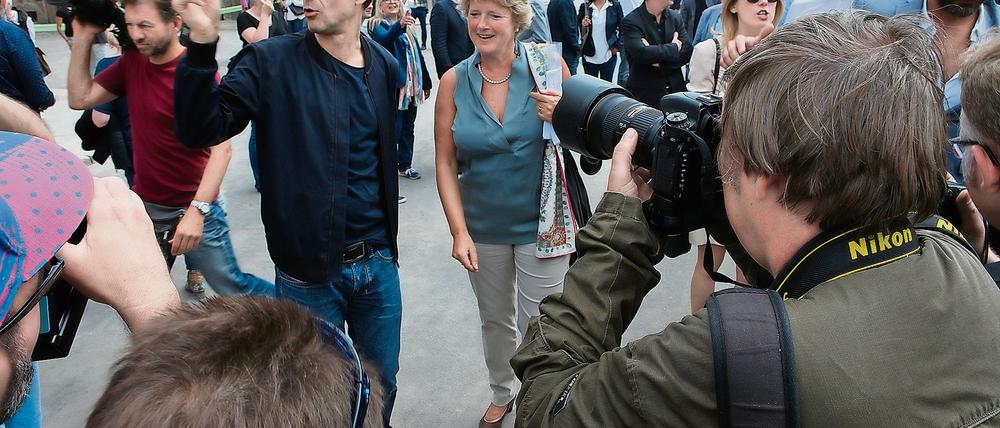 Große Pläne: Tom Tykwer und Staatsministerin Monika Grütters in der neuen Berliner Straße.
