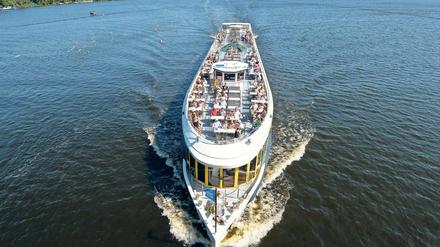 Touristenmagnet. Die „MS Sanssouci“ der Weissen Flotte auf dem Weg von Potsdam nach Werder.