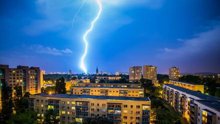 Blitze über Potsdam in der Nacht zum 24. Mai.