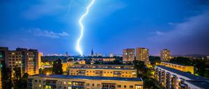 Blitze über Potsdam in der Nacht zum 24. Mai.