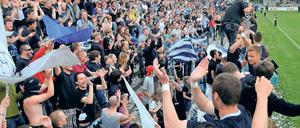 Ihre Unterstützung ist mehr gefragt denn je. Die Mitglieder des SV Babelsberg 03 sollen als Sanierungsbeitrag für den Verein einen höheren Mitgliedsbeitrag und eine jährliche Sonderumlage von 30 Euro zahlen.