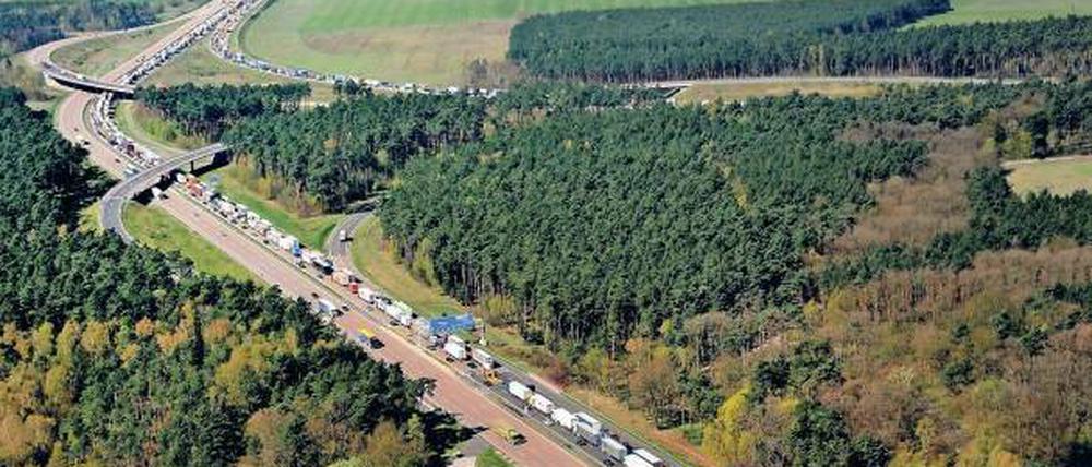 Bereits im April kam es zu Staus von der Abfahrt Ferch bis über das Dreieck Nuthetal hinaus.