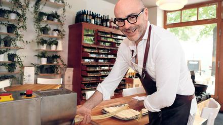 Wie in Italien. Eine feste Karte gibt es bei Chris Zanotto nicht – die täglich wechselnden Gerichte stehen auf einer Tafel. Immer dabei: frische Pasta.