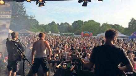 Party mit Hasenscheisse. Der Dauergast des Festivals heizte den Gästen ein.
