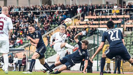 Gespielt, geschossen, gehalten. Zum Saisonabschluss zeigten sich die Spieler des BFC Dynamo und SV Babelsberg noch einmal in bester Spiellaune. Ein 3:3 wäre möglich gewesen, doch es torlos im Jahnsportpark.