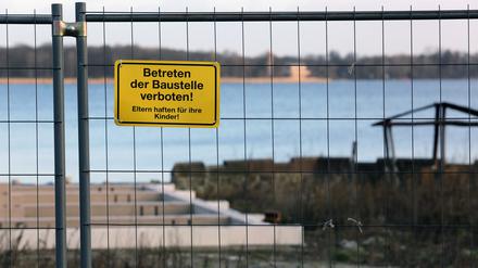 Das Fundament für die Matrosenstation Kongsnæs steht schon am Ufer, im Sommer soll die in Polen gefertigte Halle kommen.