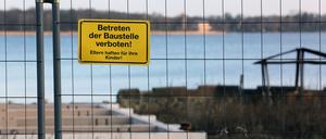 Das Fundament für die Matrosenstation Kongsnæs steht schon am Ufer, im Sommer soll die in Polen gefertigte Halle kommen.