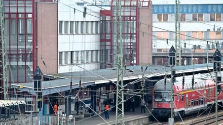 Abfahrt. Junge Leute wandern noch immer aus der Region Cottbus ab.