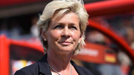 Auch Silvia Neid, Trainerin des deutschen Frauen-Nationalteams, findet lobende Worte für Bernd Schröder.