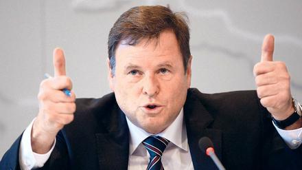 Zahlen bitte! Finanzminister Görke blecht jetzt für seinen Amtsvorgänger und Ex-Justizminister Helmuth Markov.