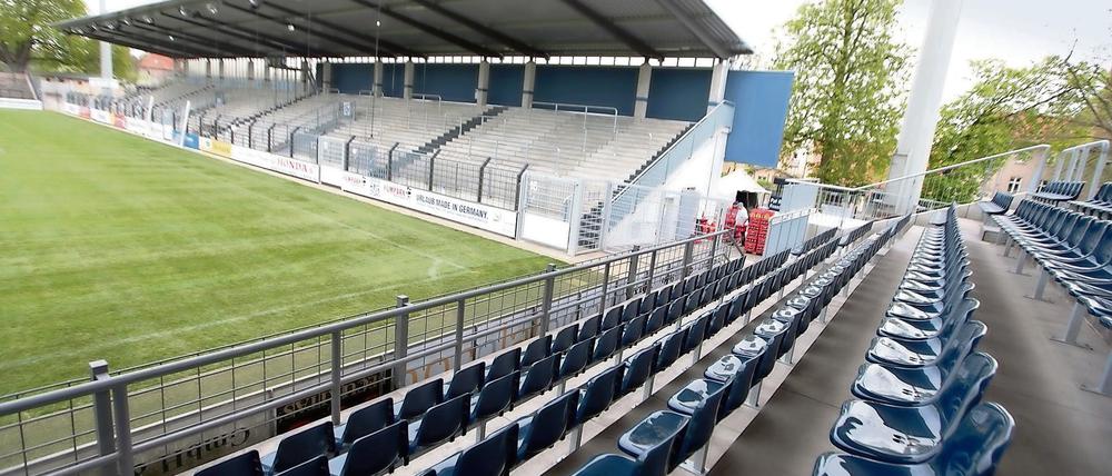 Das Karl-Liebknecht-Stadion. Vieleicht etwa klein für Hertha, aber vielleicht ist woanders in der Stadt noch Platz.