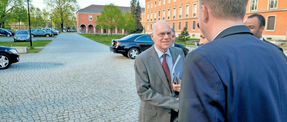 Wichtiger als der Fernseher. Norbert Lammert wirbt für die EU.