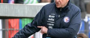 Letzte Chance, ihn nochmal in Potsdam in Aktion zu erleben. Bernd Schröder, Macher des Frauenfußball-Bundesligisten Turbine Potsdam, steht am Sonntag letztmalig als Cheftrainer an der Seitenlinie des Karl-Liebknecht-Stadion.