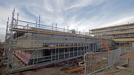 Am Neubau der Da-Vinci-Gesamtschule gibt es erhebliche Baumängel - und der Eröffnungstermin wackelt.